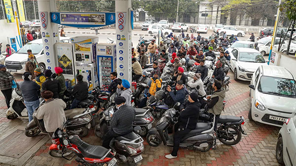  2028 ஆம் ஆண்டு ஏப்ரல் ஒன்றாம் தேதி முதல் புதிய பெட்ரோல் இருசக்கர வாகனங்களை பதிவு செய்ய தடை 